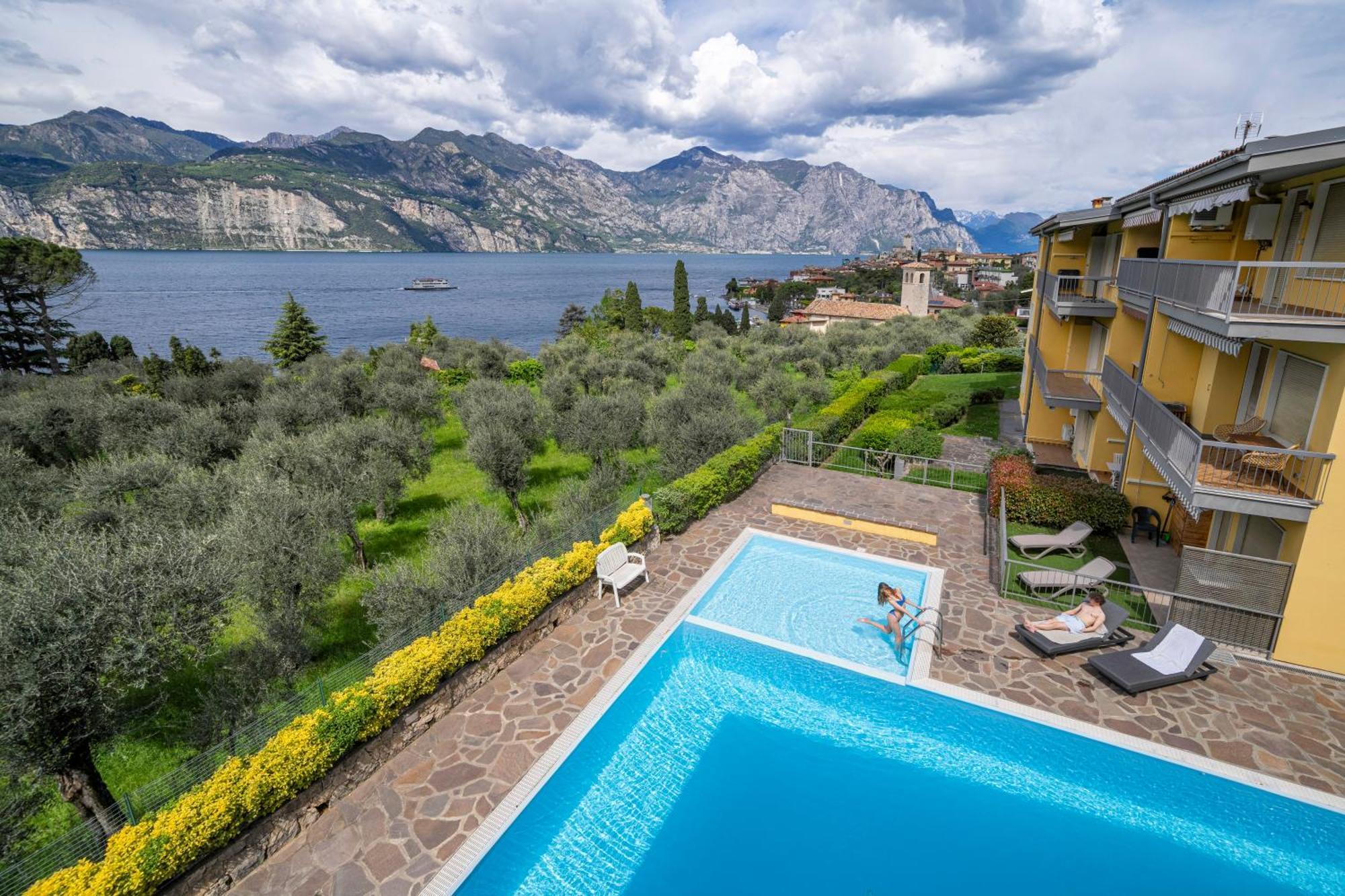 - Via Panoramica 38 - - Pool & Amazing Lakeview Apartment